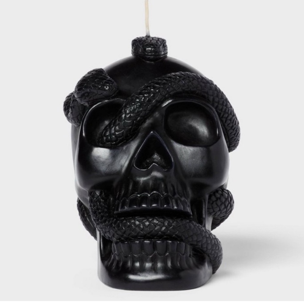 THRESHOLD NWT Figural Skull and snake candle -black -5.1”